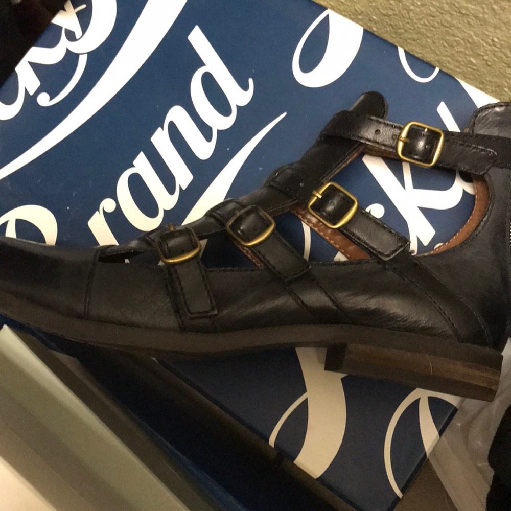 Lucky Brand shoe